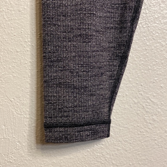 LuLuLemon Full Length Leggings with Reflective Logo and Pocket Inside Waistband - Picture 4 of 11